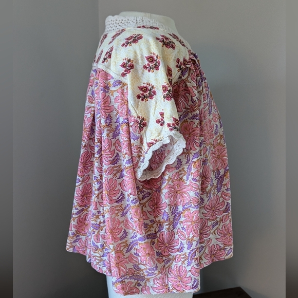 Leilani Cropped Crochet Lace Top - Picture 8 of 10